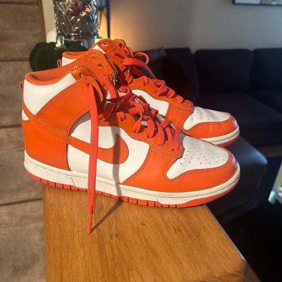 Jordan 1 ‘s like new only wore once or twice - Picture 3 of 4